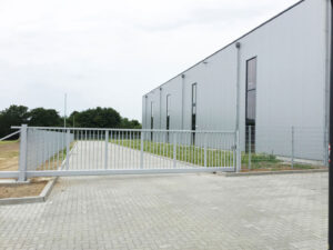 commercial gates 10